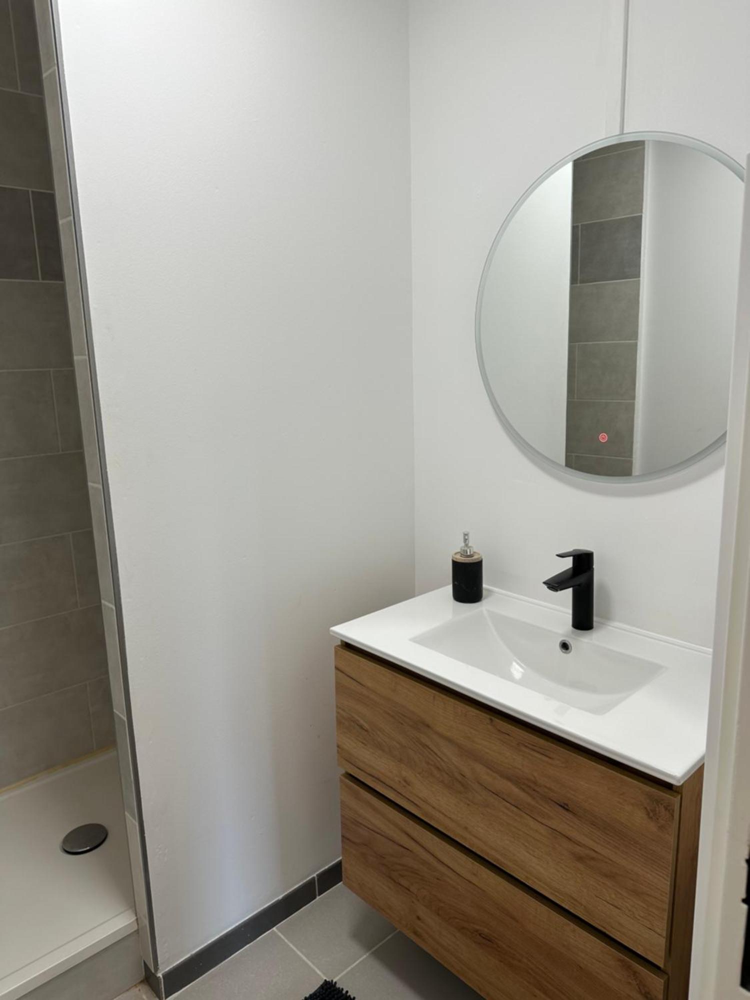 Le Grand Parc 13 - 2 Chambres - Wifi - Parking Châteauroux 外观 照片
